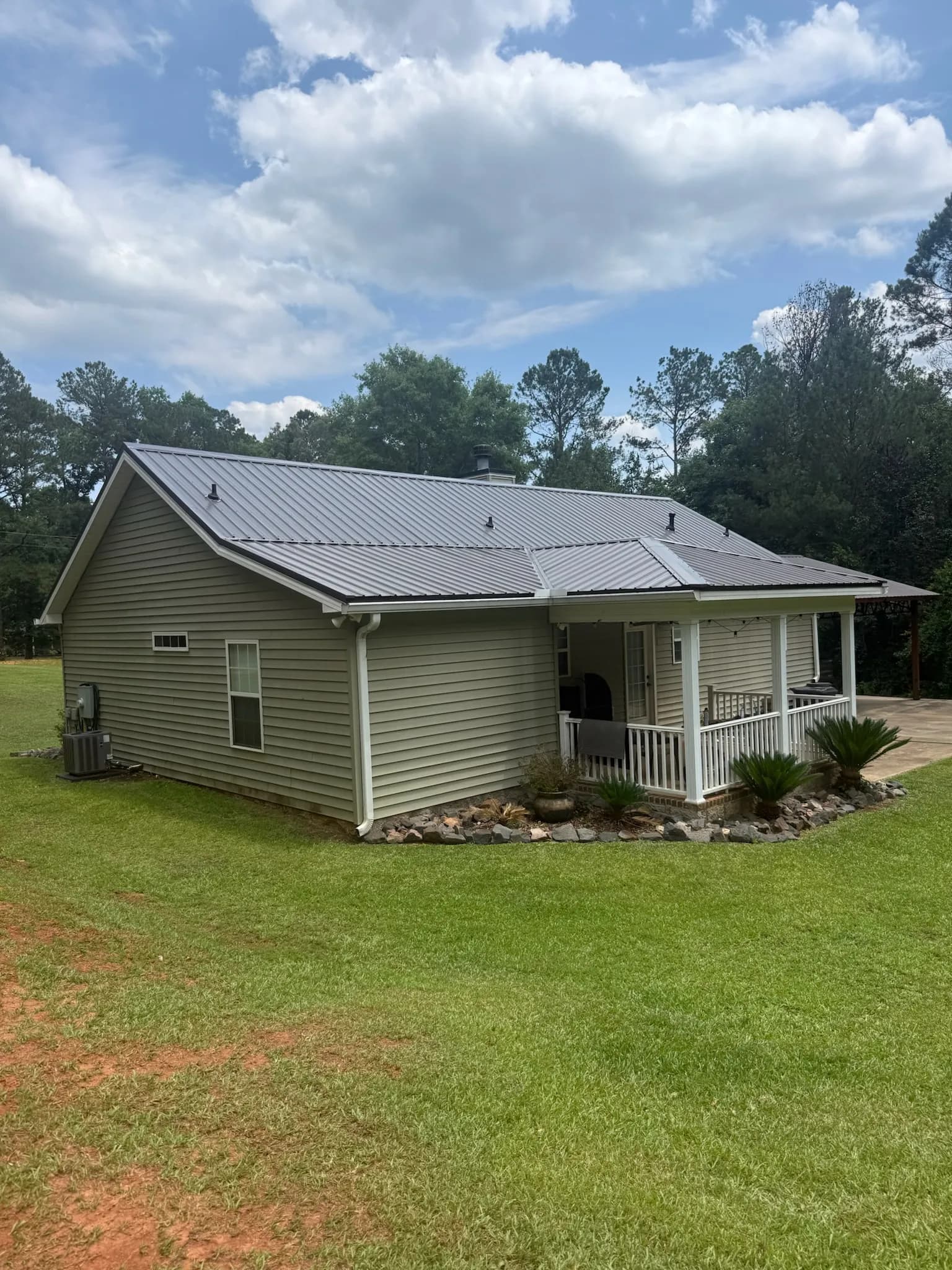 How to Choose a Roofing Contractor in Georgia: 10 Things to Check Before You Sign image